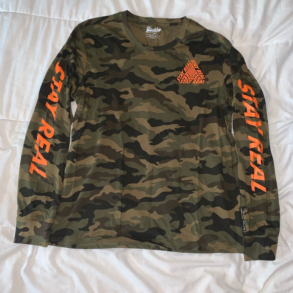 STAY REAL LONG SLEEVE GRAPHIC TEE